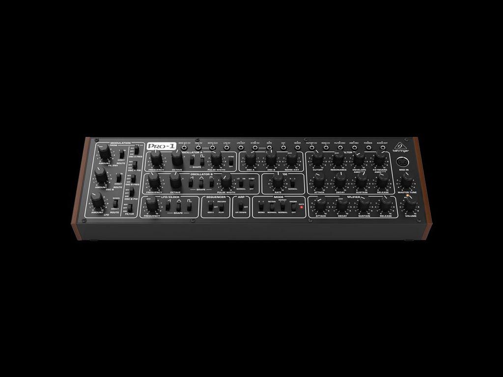 Le Behringer Pro-1 arrive !